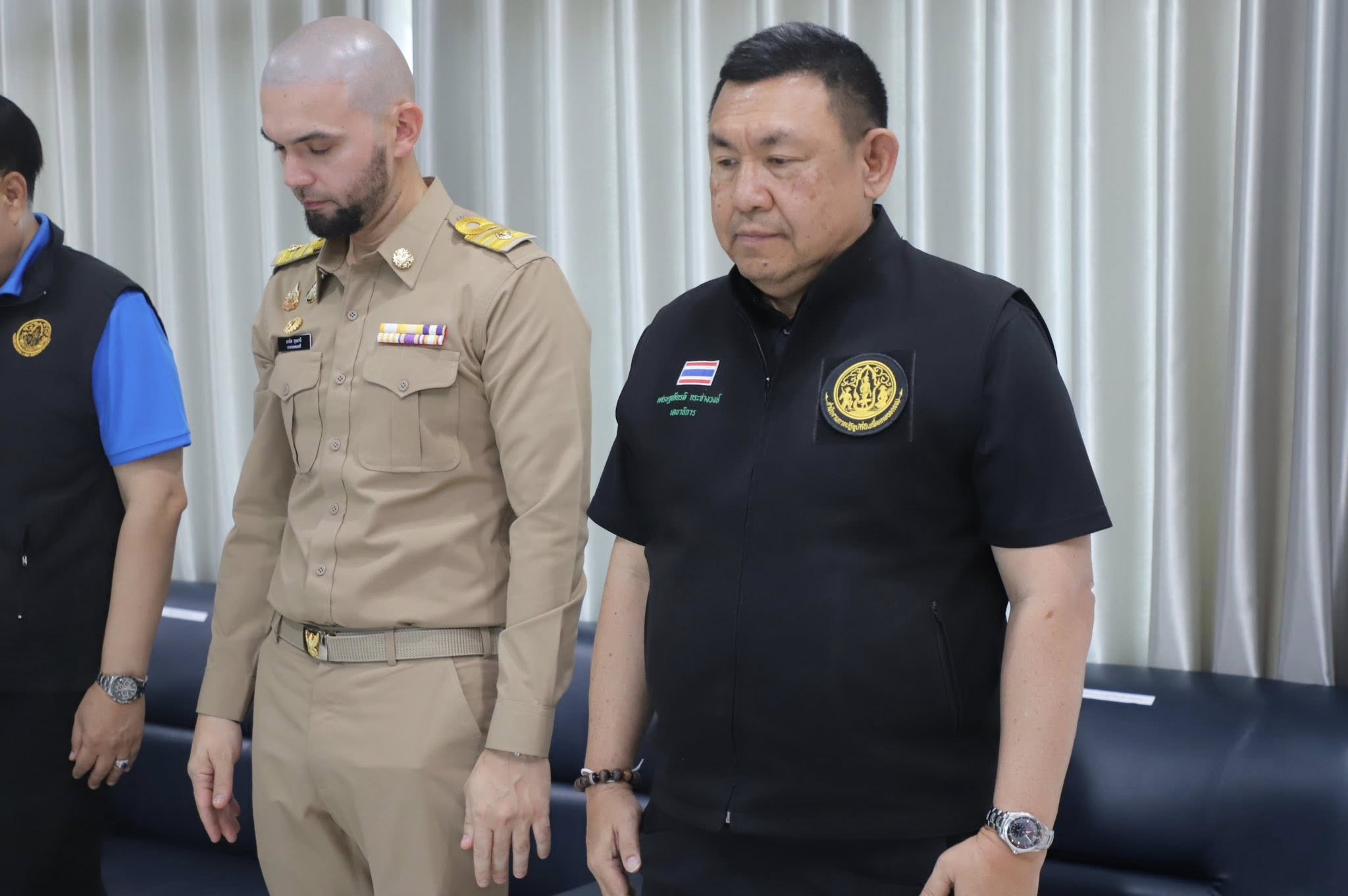 title - รมช.เกษตรฯ มอบโฉนดเพื่อการเกษตร โฉนดต้นไม้ ยกระดับที่ดินทำกินในกระบี่ หนุนเกษตรกรเข้าถึงแหล่งทุน